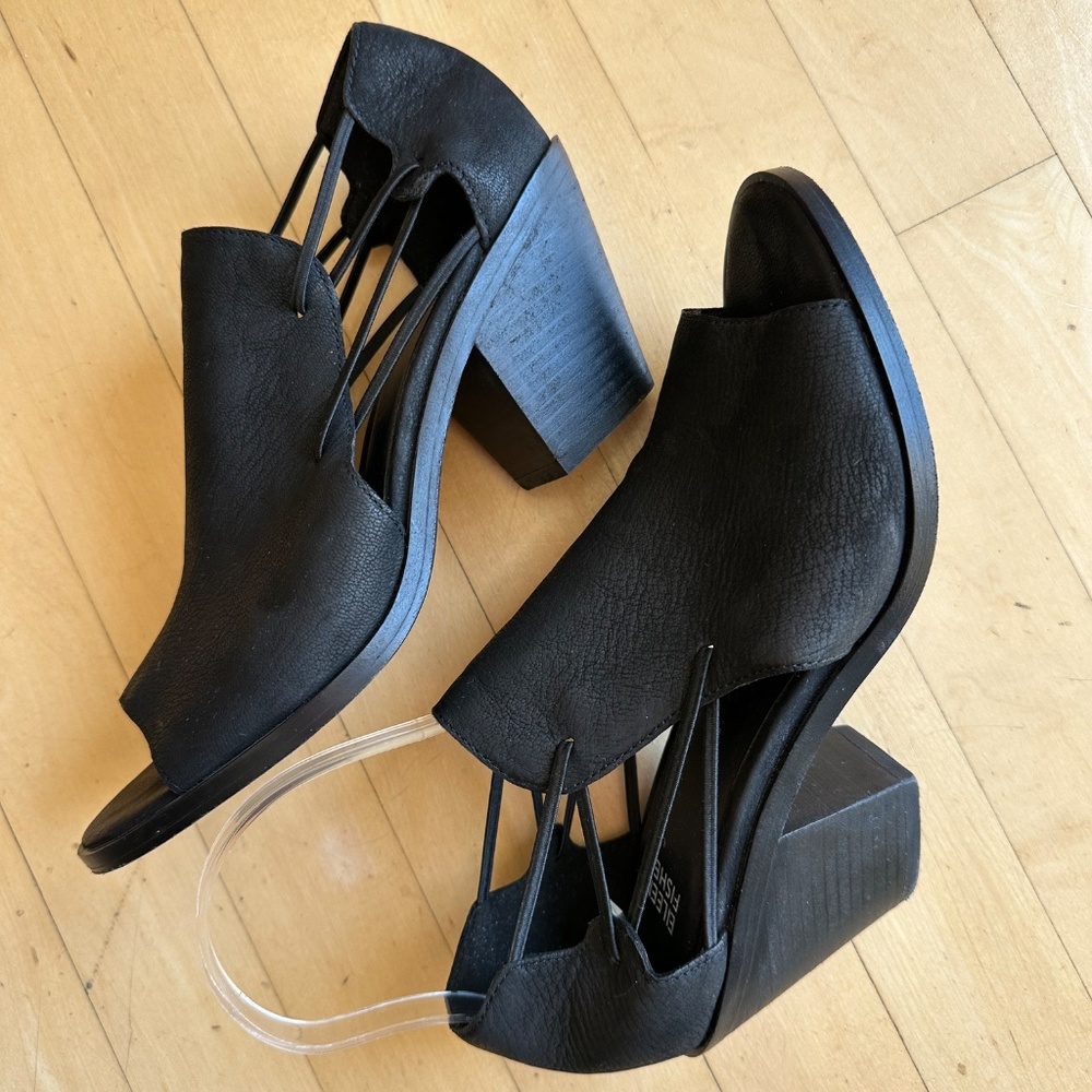 Eileen Fisher Alfie Black suede sandals,7.5 . CB2369 - Picture 6 of 7